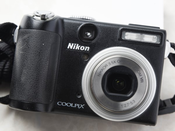 オールドコンデジのすゝめ：Nikon COOLPIX P5000 | 笑顔の記録